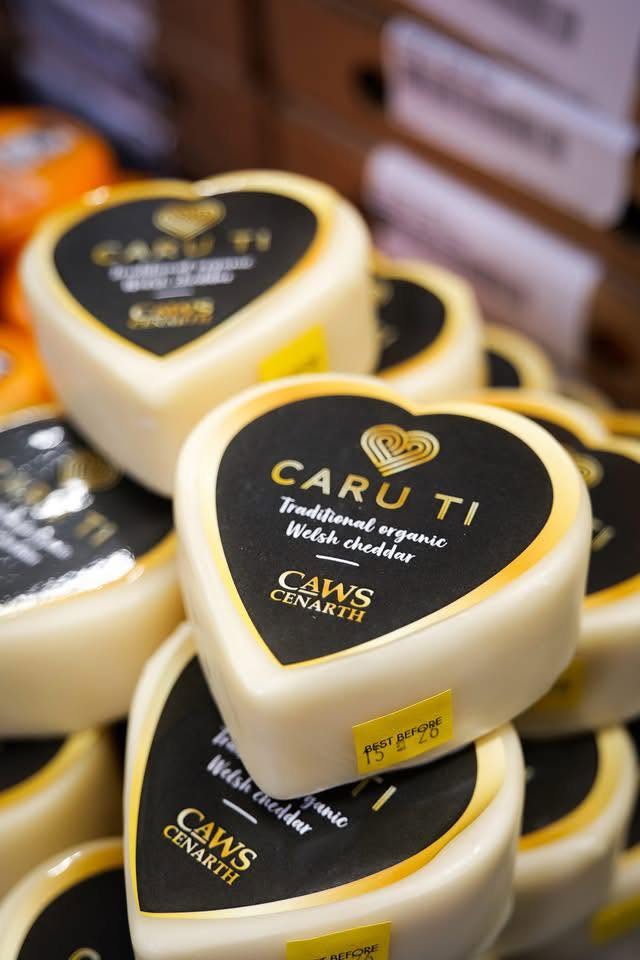 Caru Ti traditional organic Welsh cheddar